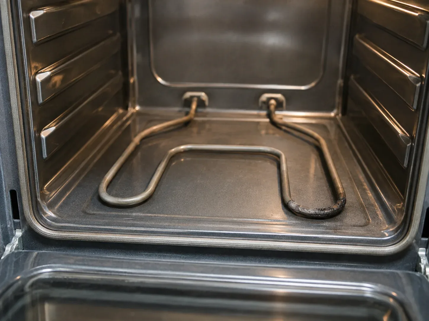 Electric oven stuck at low temperature